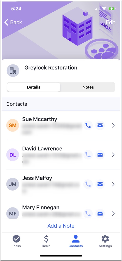 Exemple de compte avec contacts listés dans l'application mobile d'ActiveCampaign.jpeg